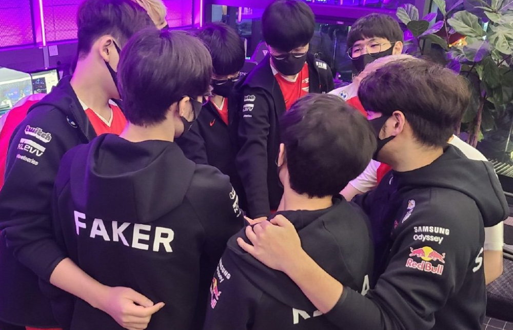 路持续压线 路持续压线